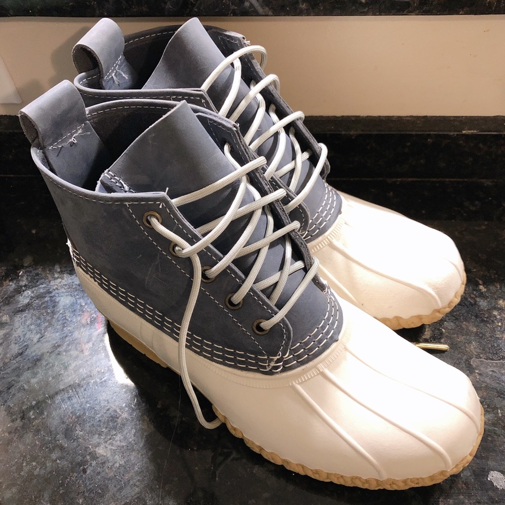 LL BEAN BOOTS size 8 never worn